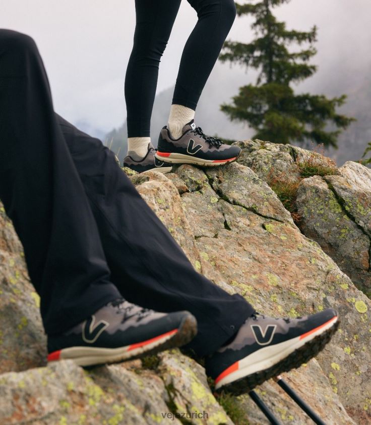 Veja Fitz Roy Trek Shell Basalte Black P068V81